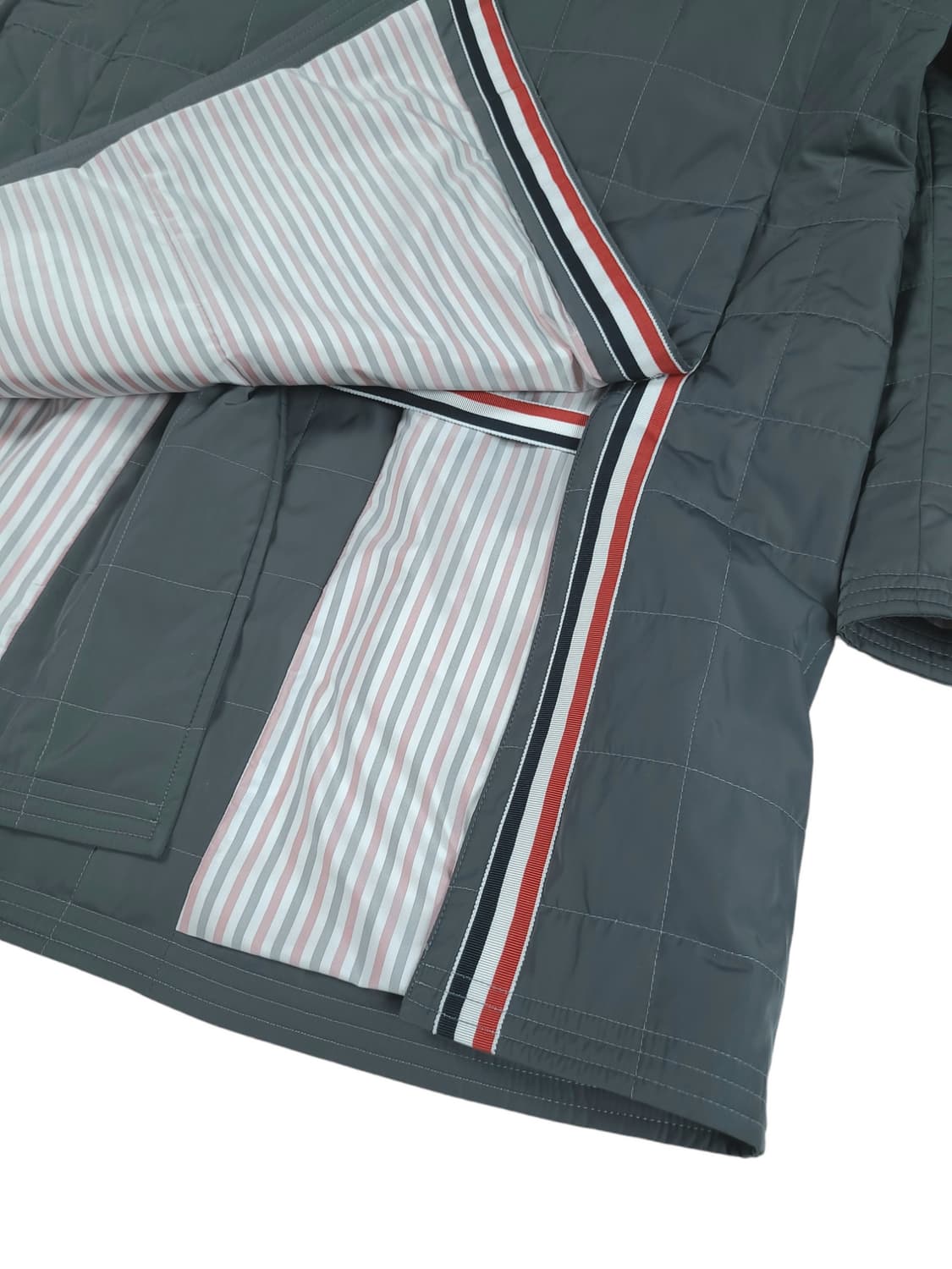 (새제품)톰브라운 23ss 4바 구스다운 패딩코트 상품이미지5