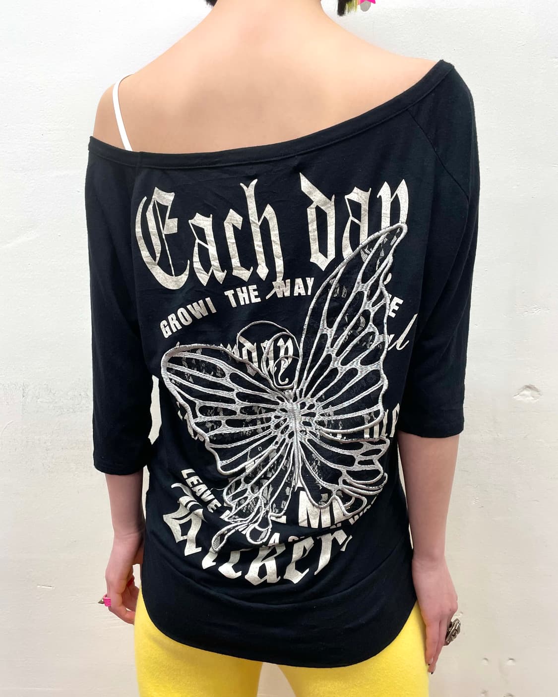 M.K.R Butterfly Embroidery Black T-shirt 상품이미지3