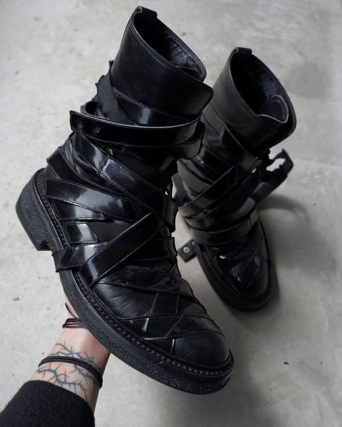 디올옴므 08AW "Lumiere Du Nord" 페이던트 스트랩 부츠 상품이미지9