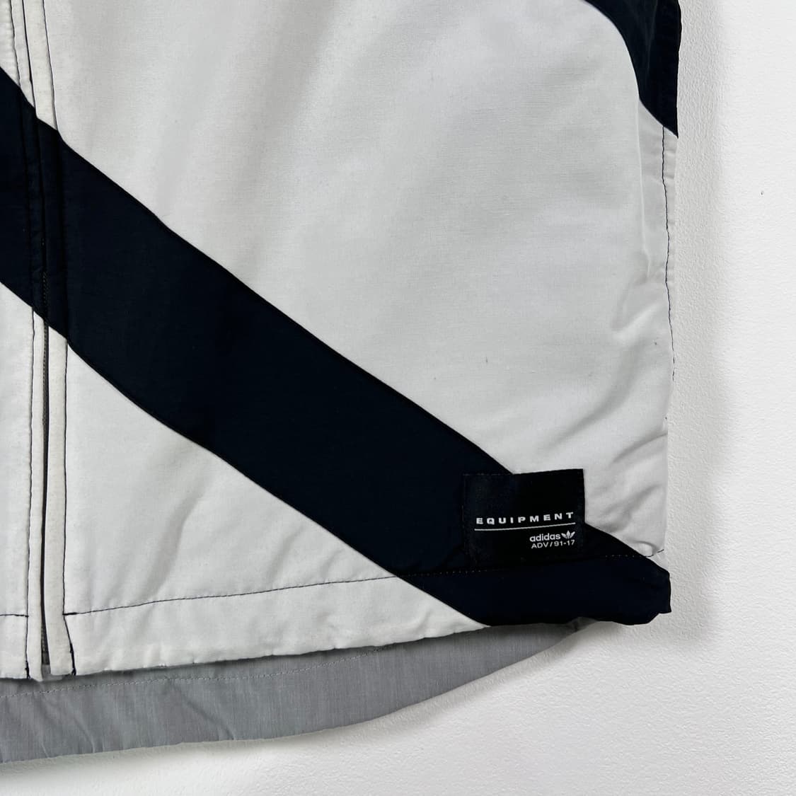 아디다스 이큅먼트 리버서블 베스트 상품이미지2