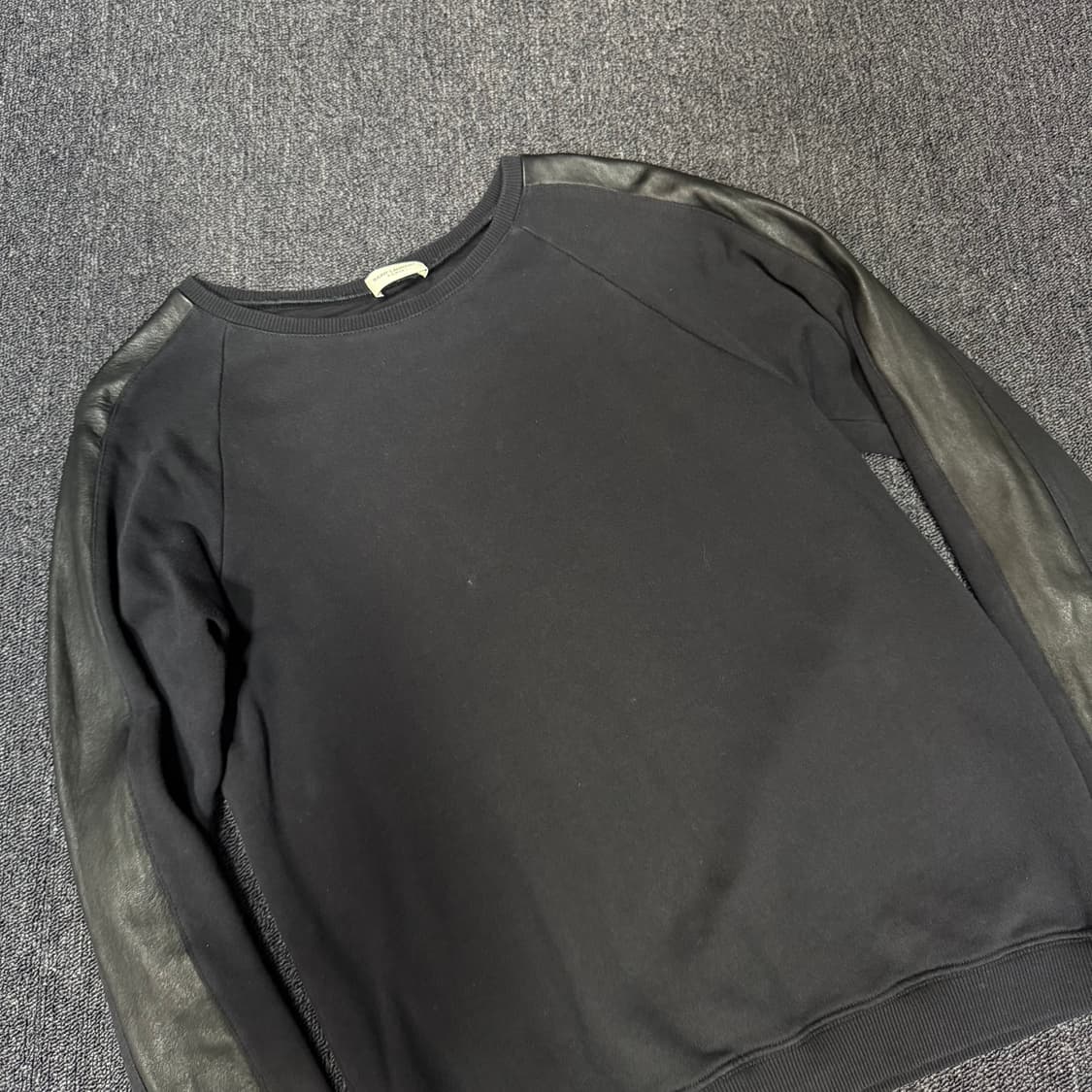 생로랑 사이드 레더 맨투맨 상품이미지2