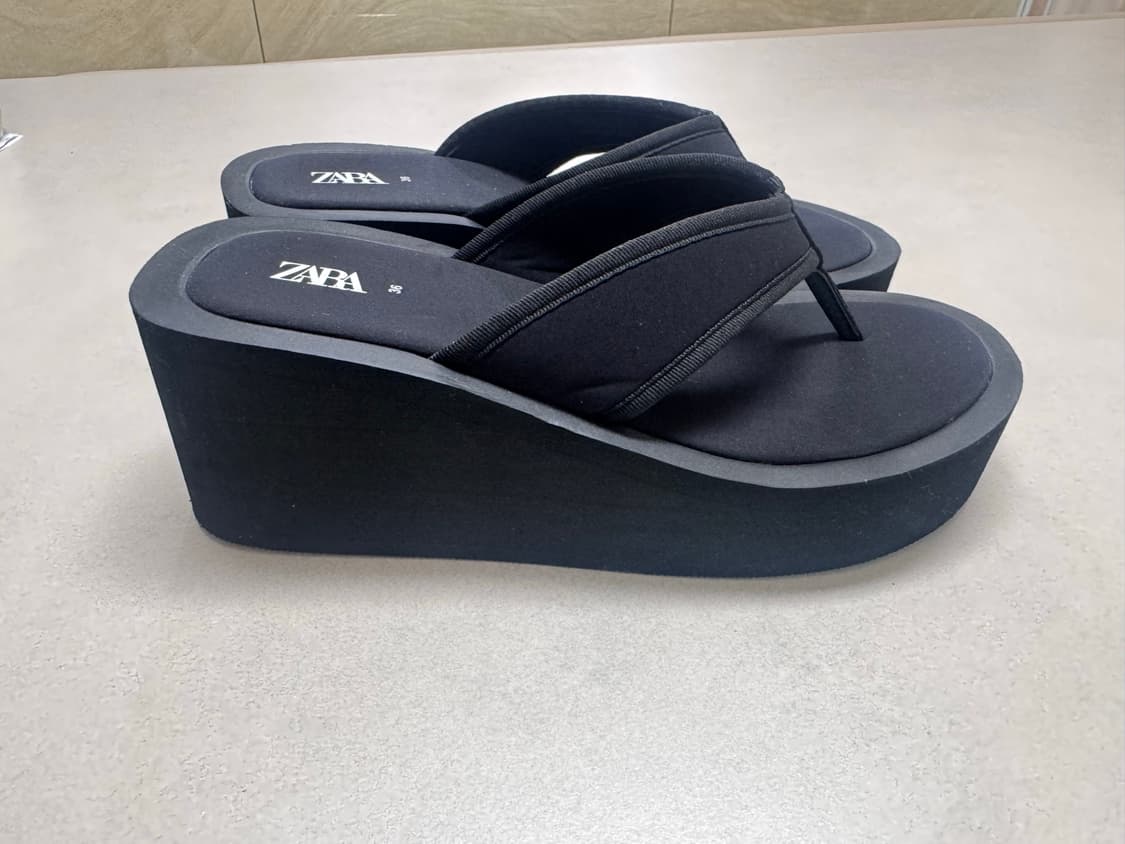 ZARA 플랫폼 쪼리 샌들 블랙 36(240)팝니다 상품이미지3