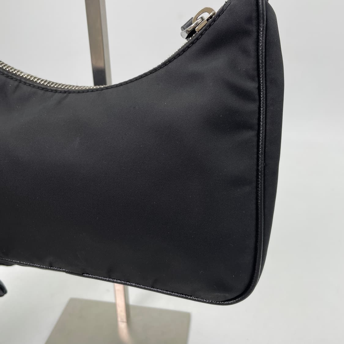 프라다 리에디션 2005 테수토 체인 숄더백 상품이미지5