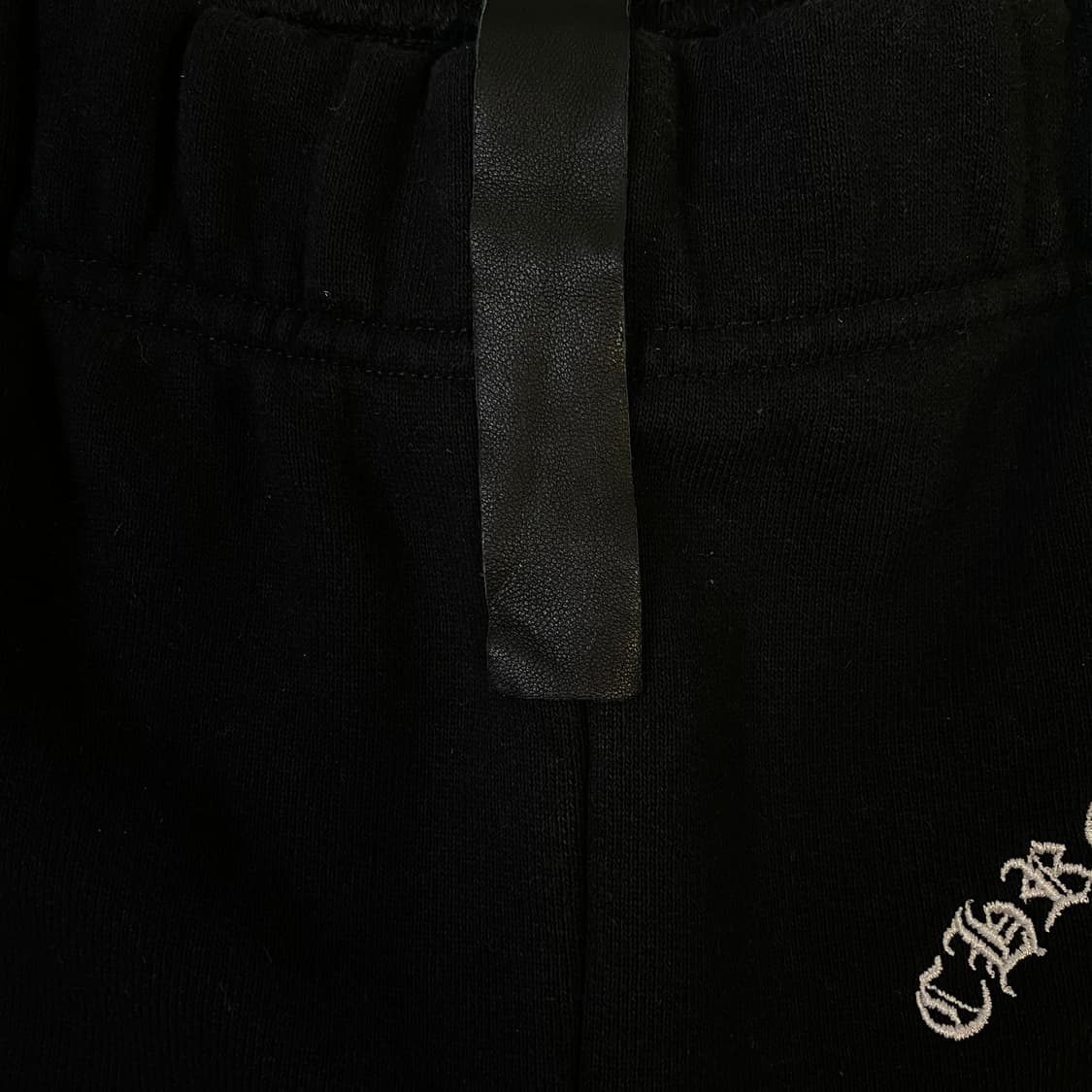 [M] 크롬하츠 세메터리 크로스 엠브로이드 스웨트팬츠 블랙 상품이미지4