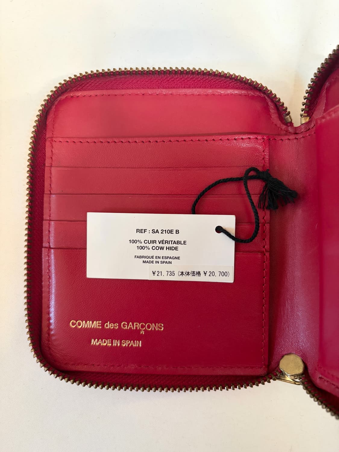 꼼데가르송 엠보스 패턴 지갑 레드 상품이미지3