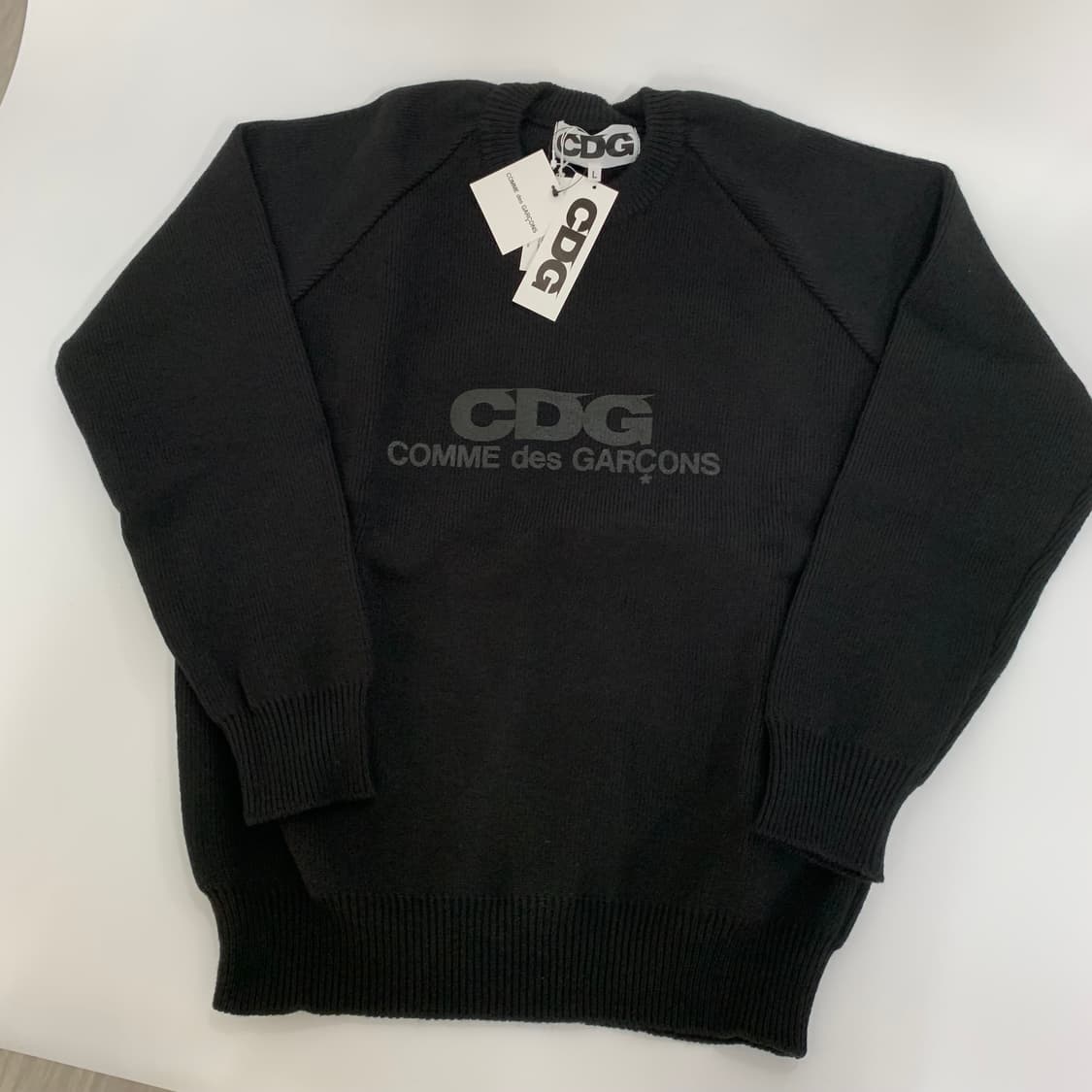 [당일 발송] 꼼데가르송 CDG 풀오버 라운드 니트 2컬러 상품이미지3