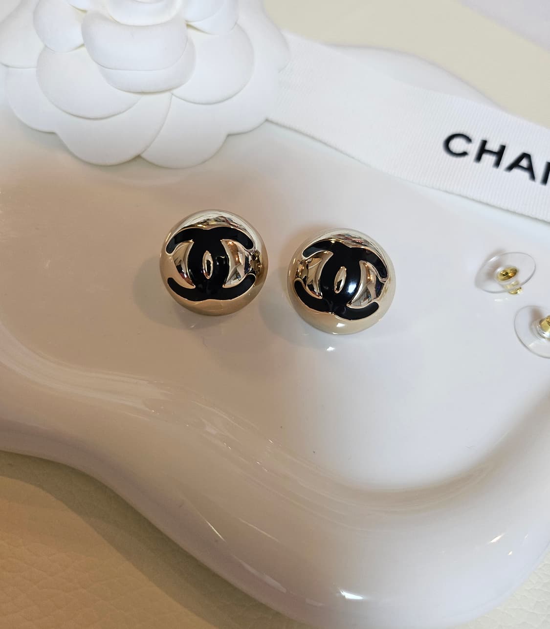 샤넬 금볼 귀걸이 블랙 업사이클링  상품이미지2