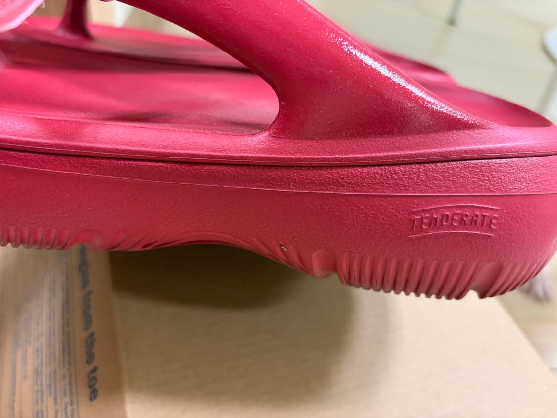 무배♥️26ss 토앤토 텐더로이트 플럼피 쪼리 레드 걍새거급 무신사 상품이미지9