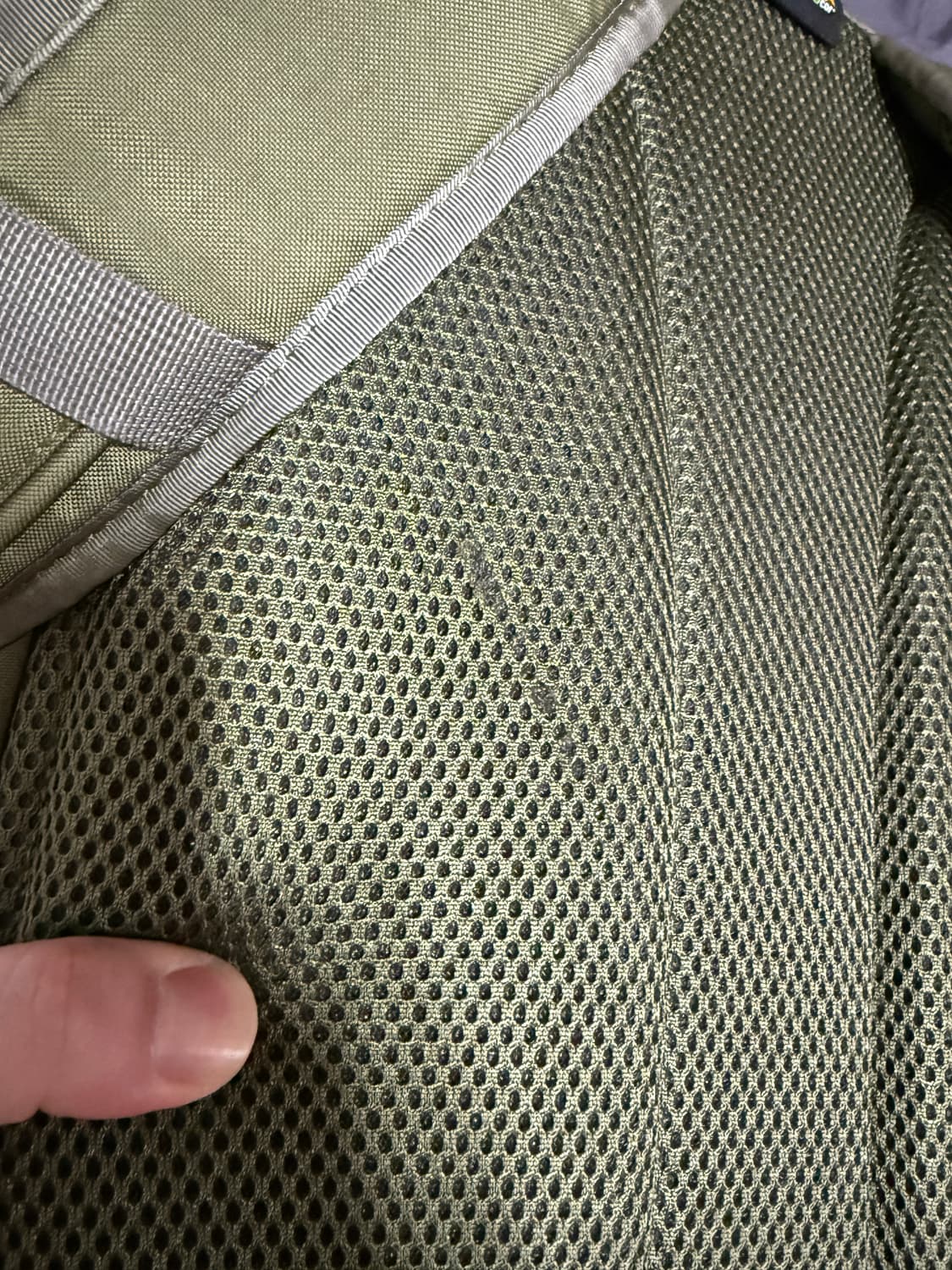 슈프림 백팩 올리브 22FW 상품이미지3