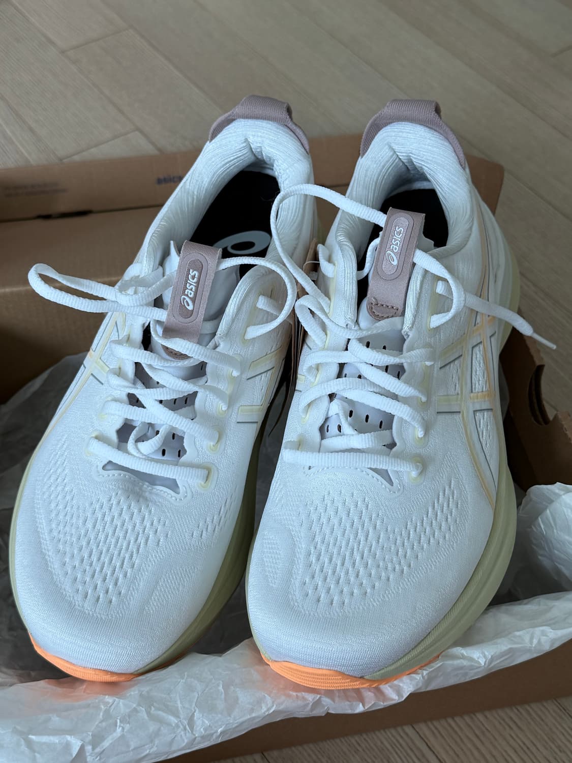 아식스 젤카야노32 화이트 오렌지 글로우 러닝화 상품이미지2