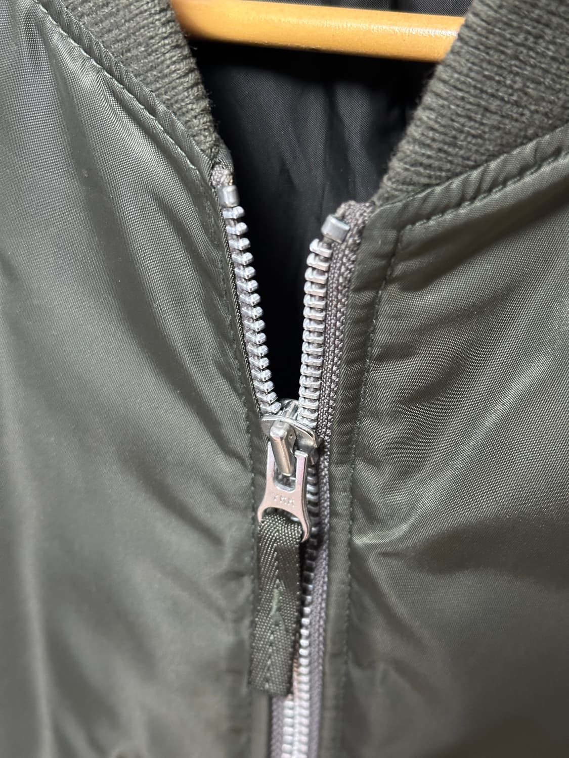 유니클로 르메르 MA-1 L 상품이미지4