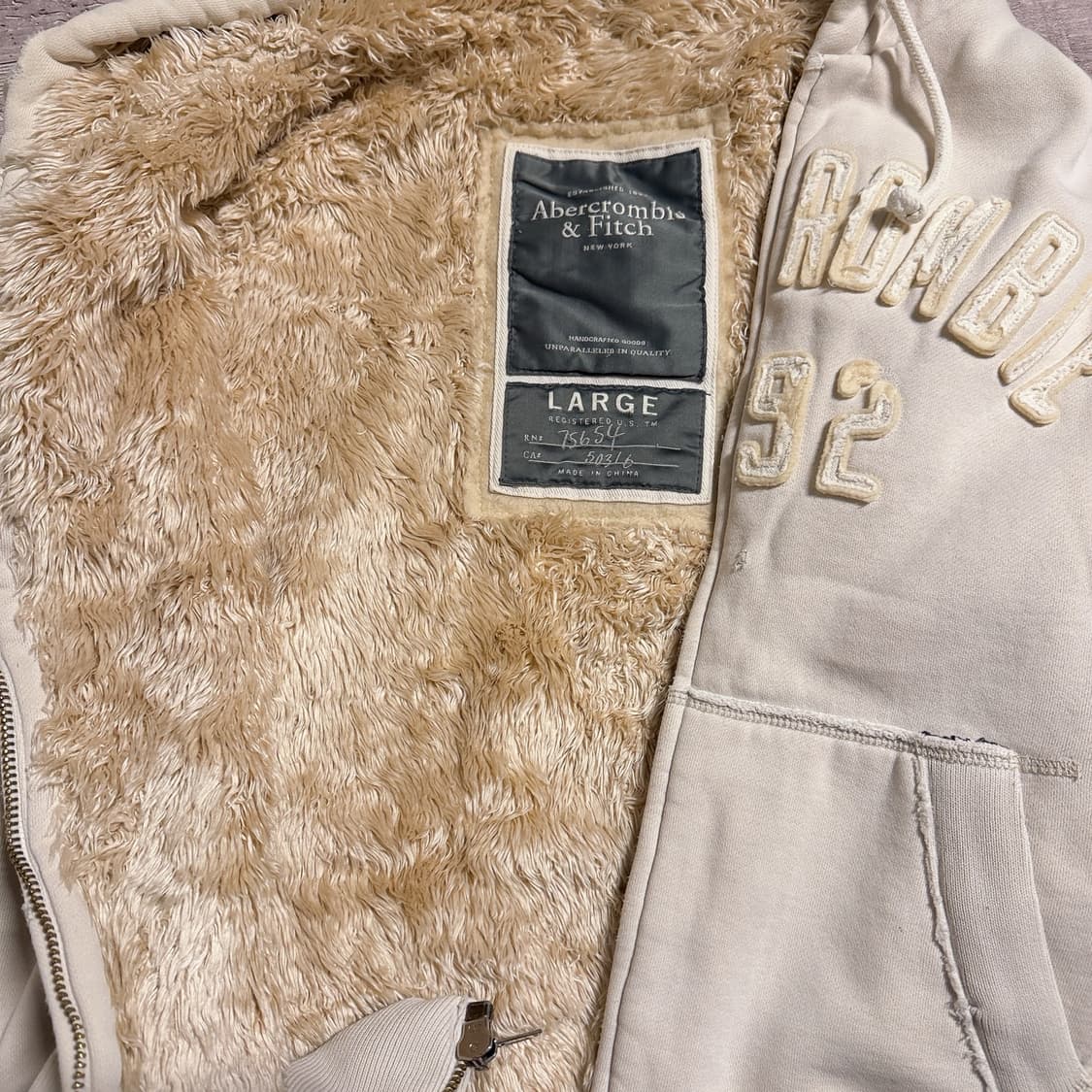 아베크롬비 퍼 울프죠 바닐라 후드집업 L 상품이미지3
