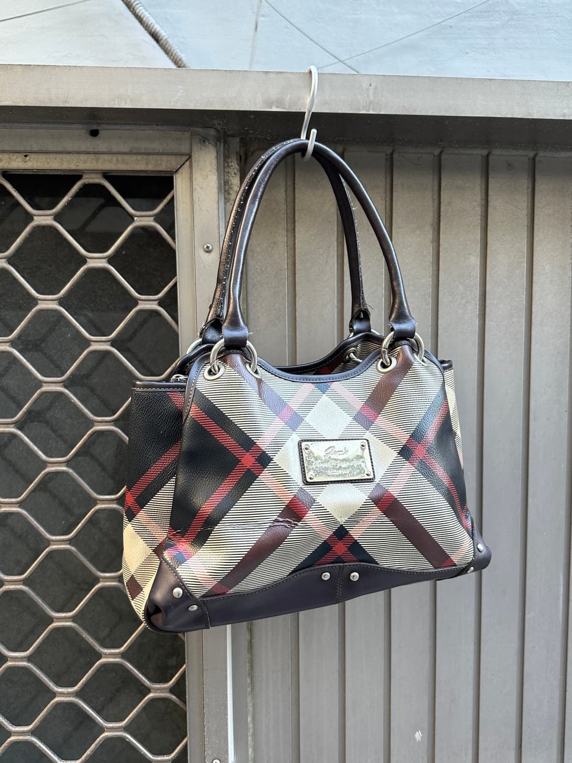 Stud point check pattern shoulder bag 상품이미지1