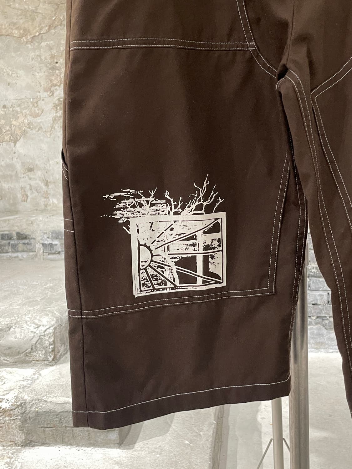 라스벳 브라운 워크 프린티드 카프리 팬츠 상품이미지4