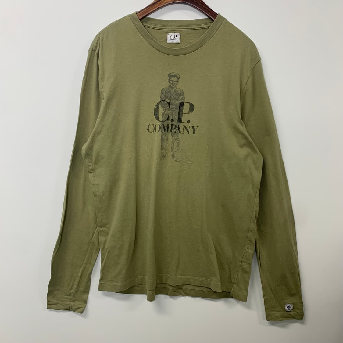 Cp컴퍼니 빅로고 카키 긴팔티 롱 슬리브 상품이미지2