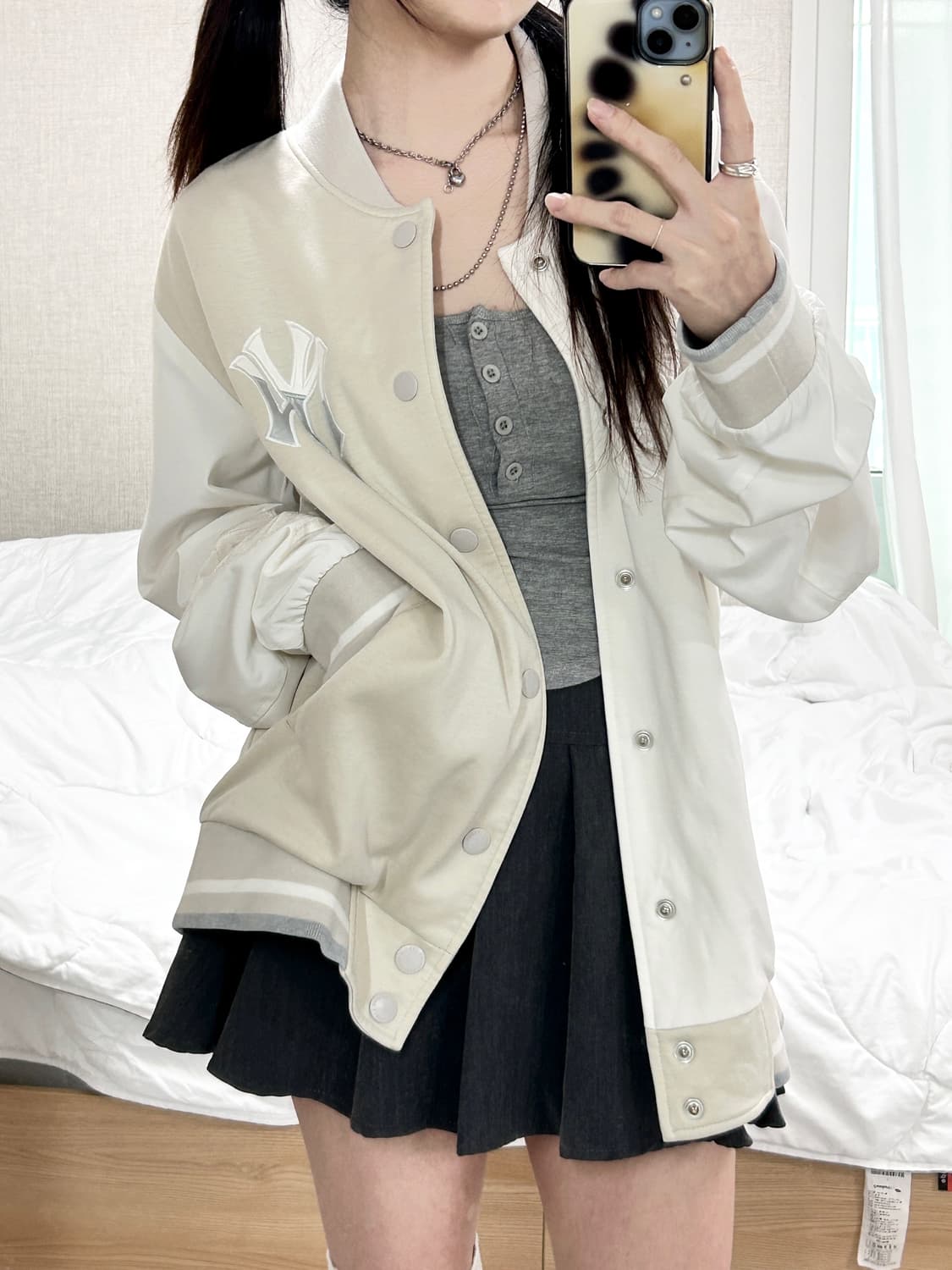 MLB 뉴욕양키스 베이지 배색 바시티자켓 상품이미지3