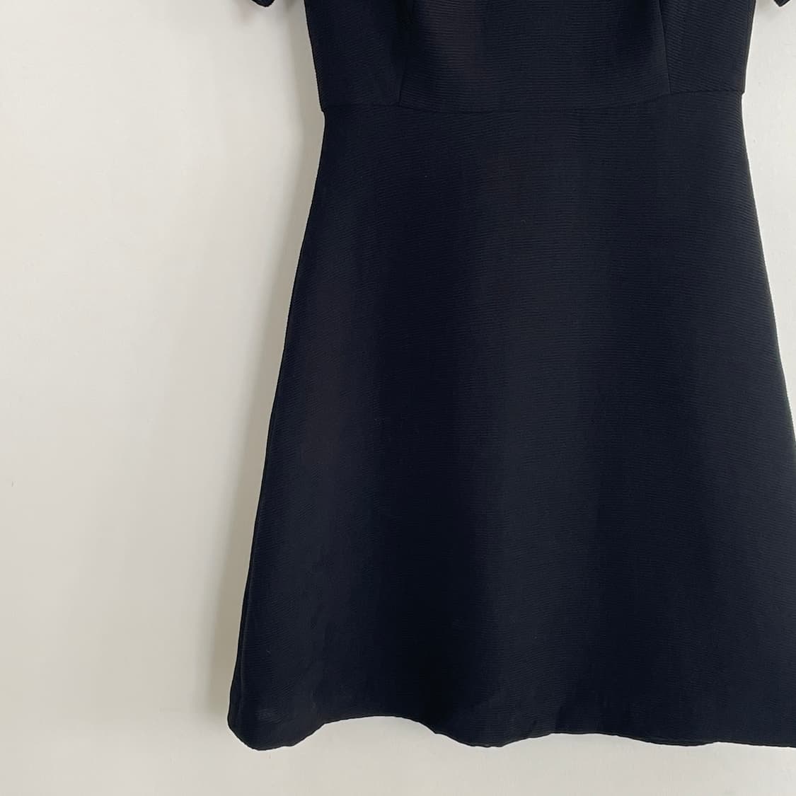 산드로 34,XS 레이스업 디테일 블랙 미디 원피스 상품이미지3