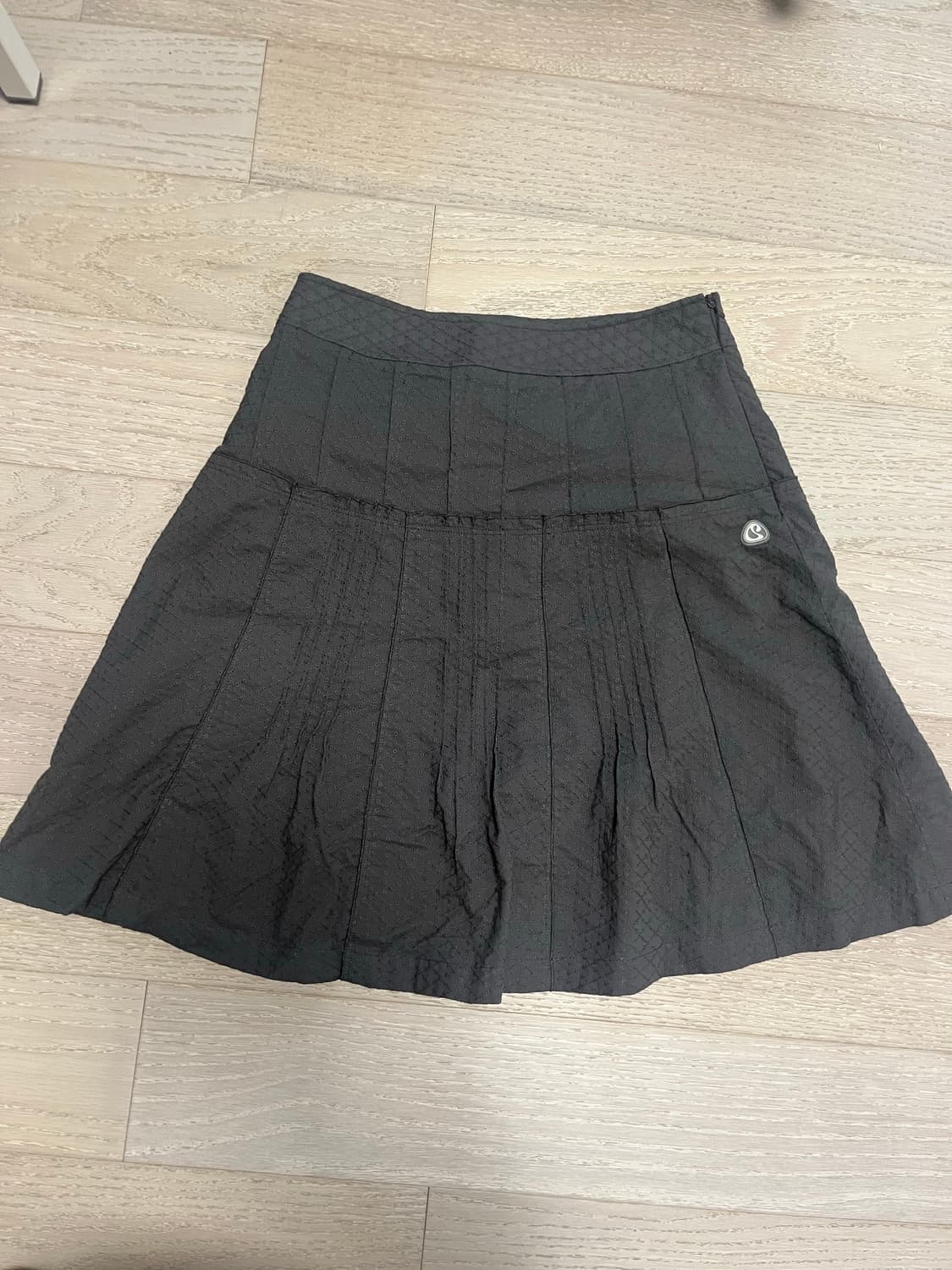 코이세이오 플라워 핀턱 스커트 차콜 상품이미지2