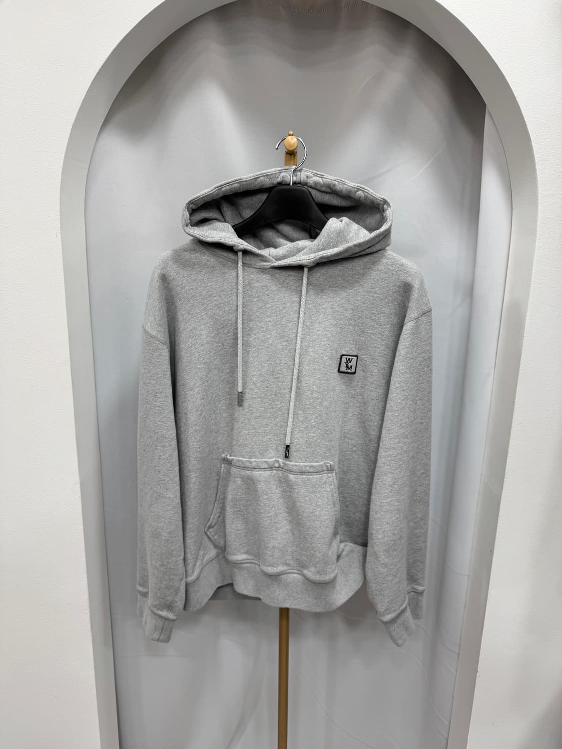 우영미 백로고 후드티 52사이즈  상품이미지1