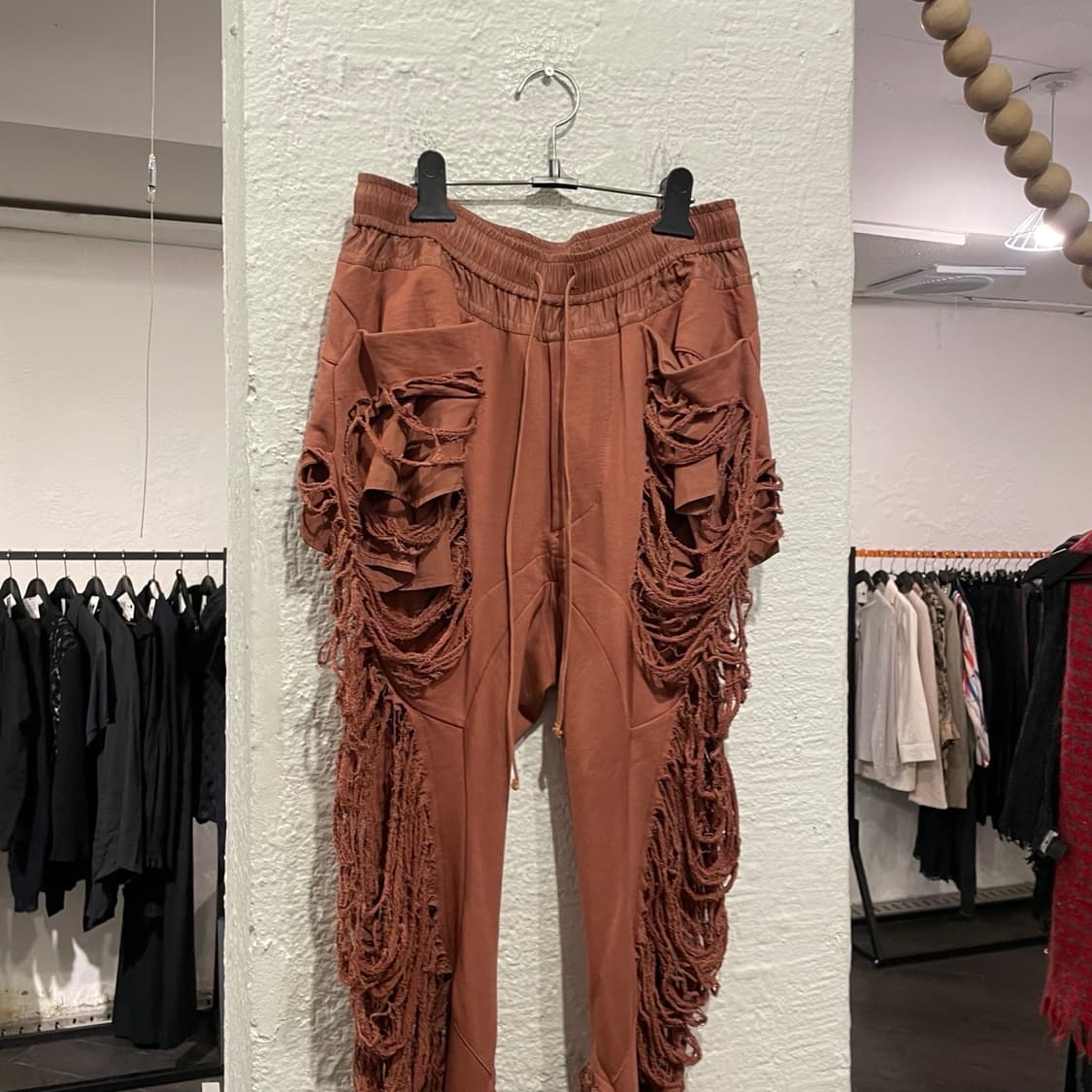 율리우스 디스트레스드 팬츠 상품이미지2