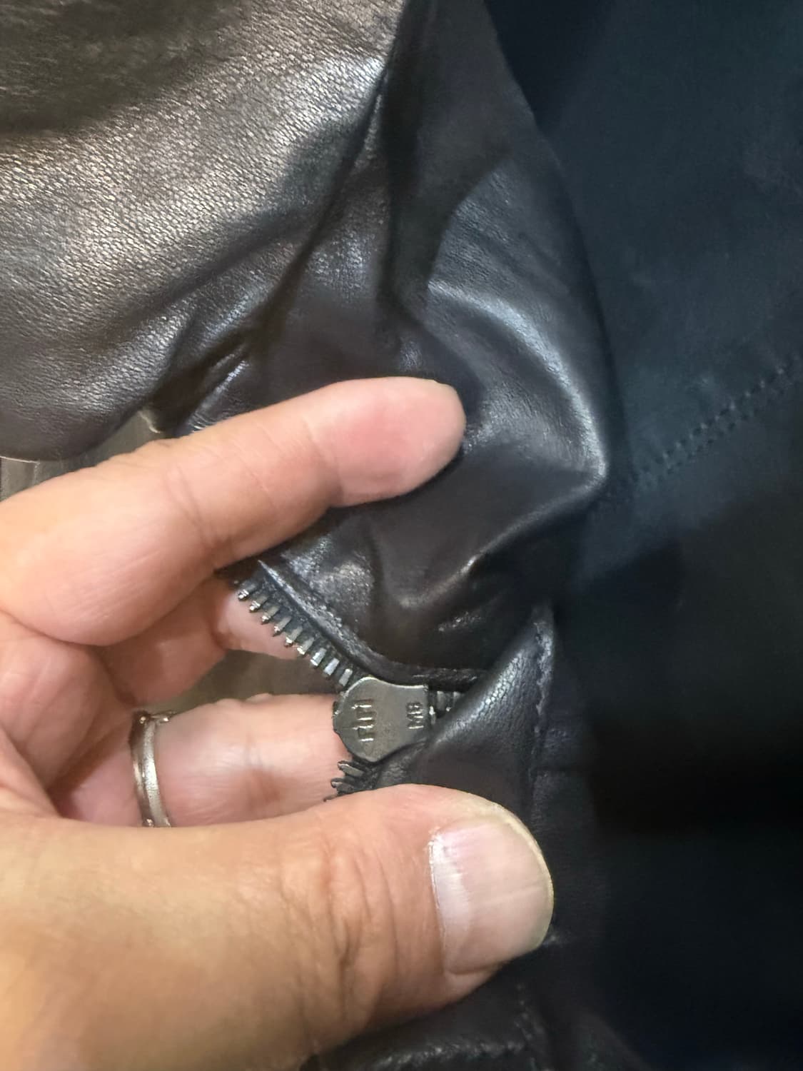 36/44-55 정품 프라다 가죽코트 팝니다 상품이미지3