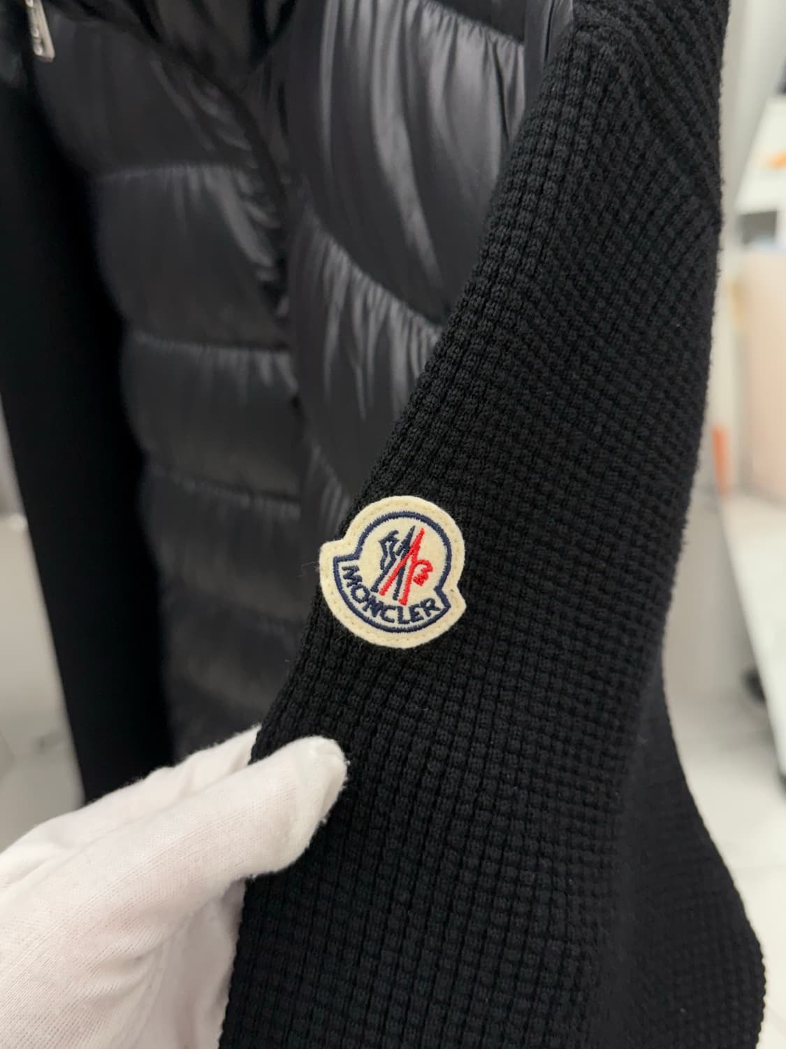 [XL] 몽클레어 유광 니트패딩 상품이미지3