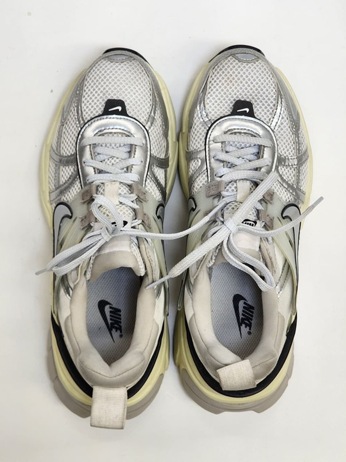 NIKE V2K 런 퓨어 플래티넘 메탈릭 실버 250 상품이미지2