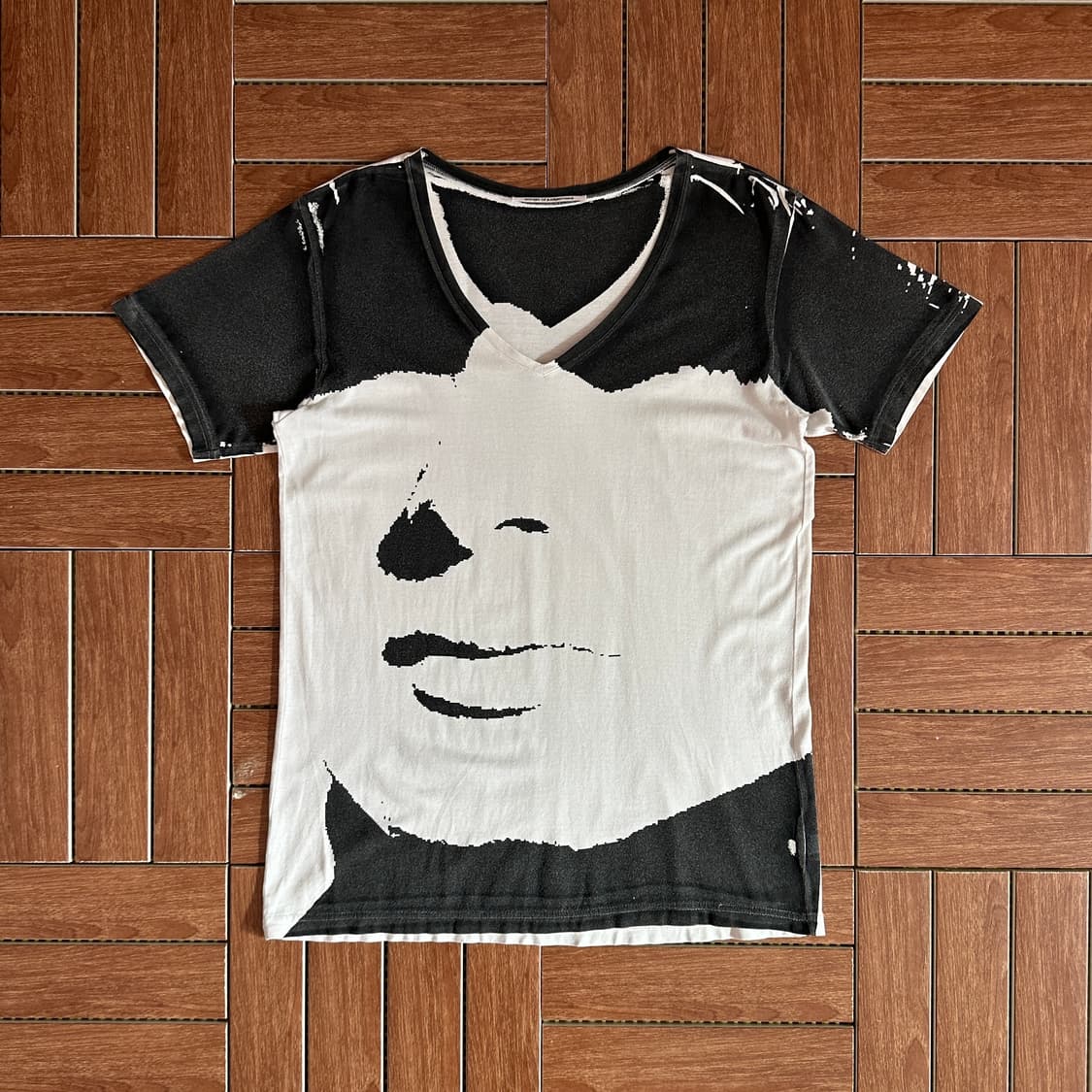 Songs of judgement v-neck 1/2 tee 상품이미지1