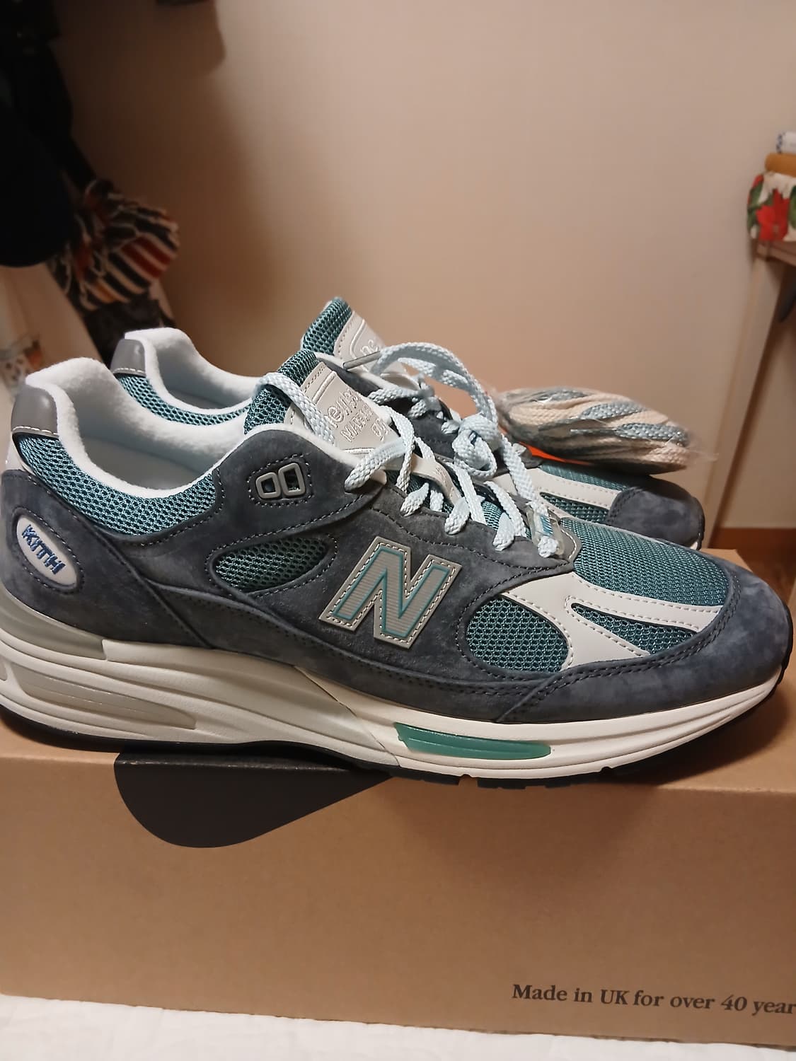 뉴발란스&키스 991 v2  상품이미지1