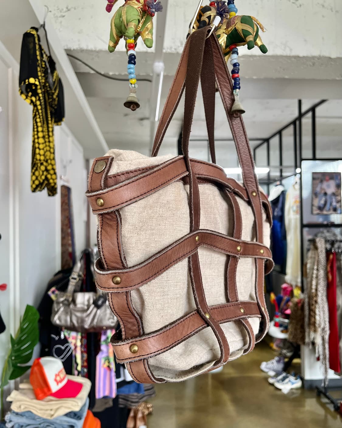 Vintage Leather Harness Stud Tote Bag 상품이미지4