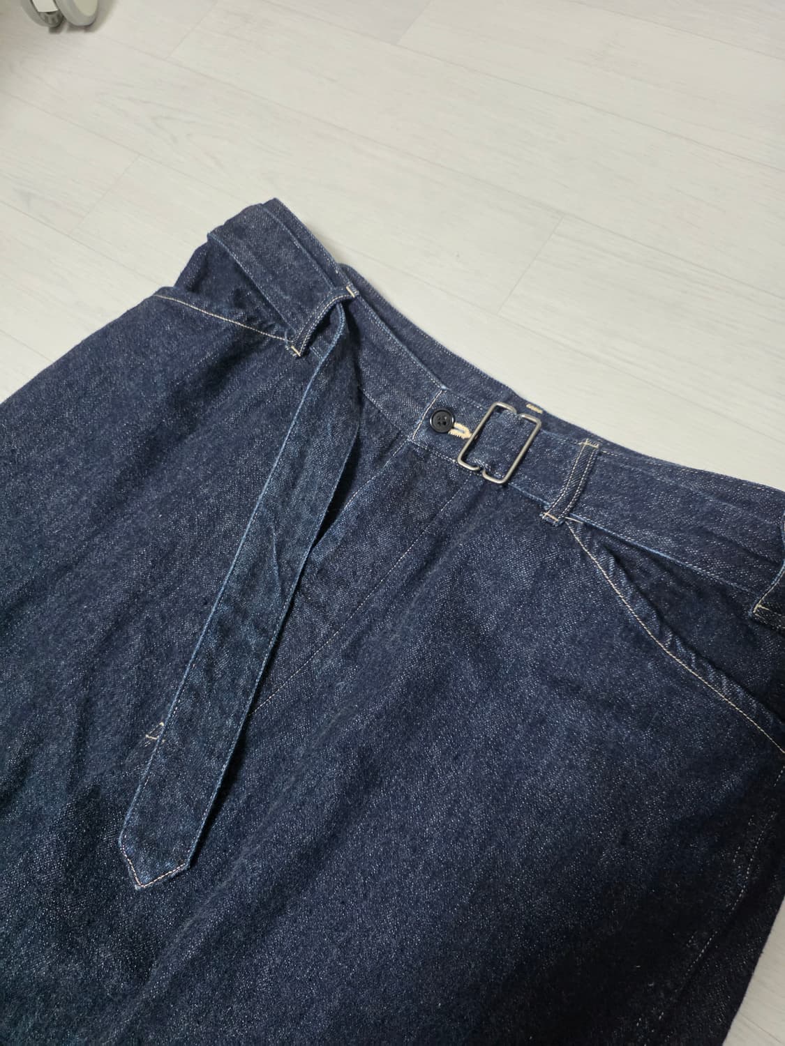 코모리 벨티드 데님 3사이즈 상품이미지3