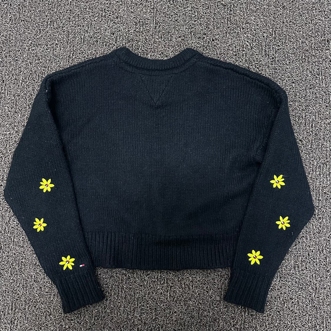 타미힐피거 여성 꽃무늬 크롭 니트 신장 164 상품이미지4