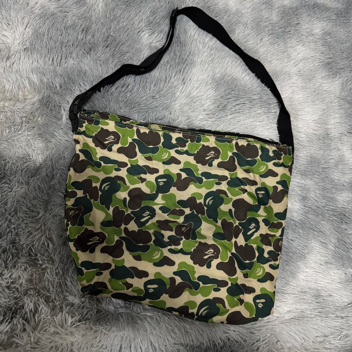 베이프 잡지부록 크로스백 35x42 상품이미지1