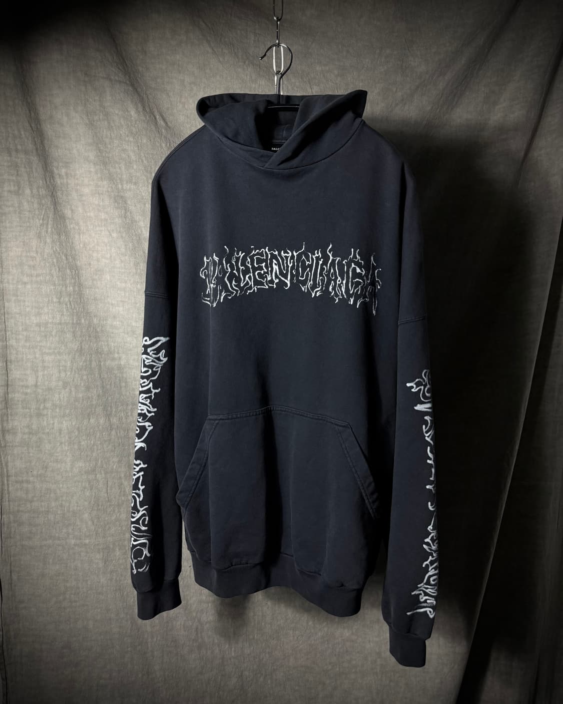 Balenciaga Metal Logo Oversized Hoodie   상품이미지3