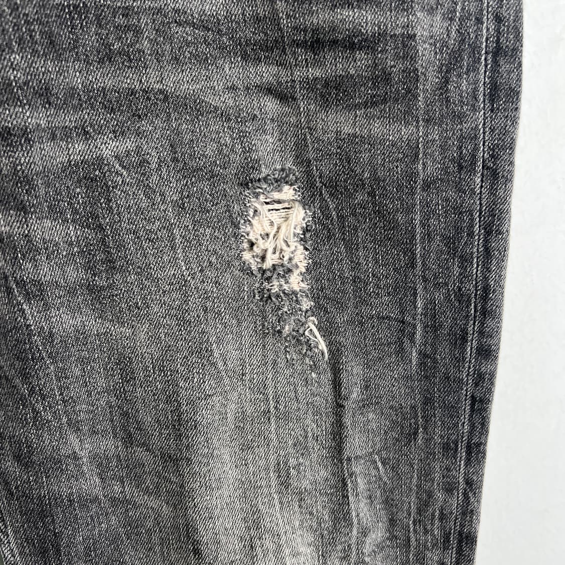 올세인츠 렉스 슬림 테이퍼드 디스트레스드 데님 팬츠 33 상품이미지7