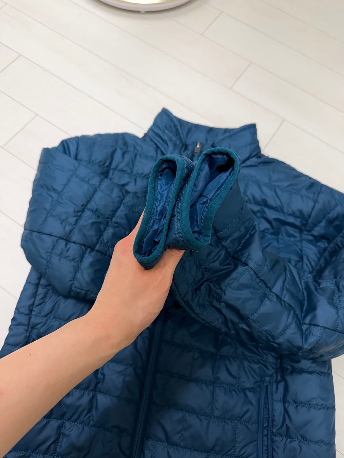 파타고니아 나노퍼프 M 사이즈  상태 9.7/10  사진찍고 절대 안입습 상품이미지2