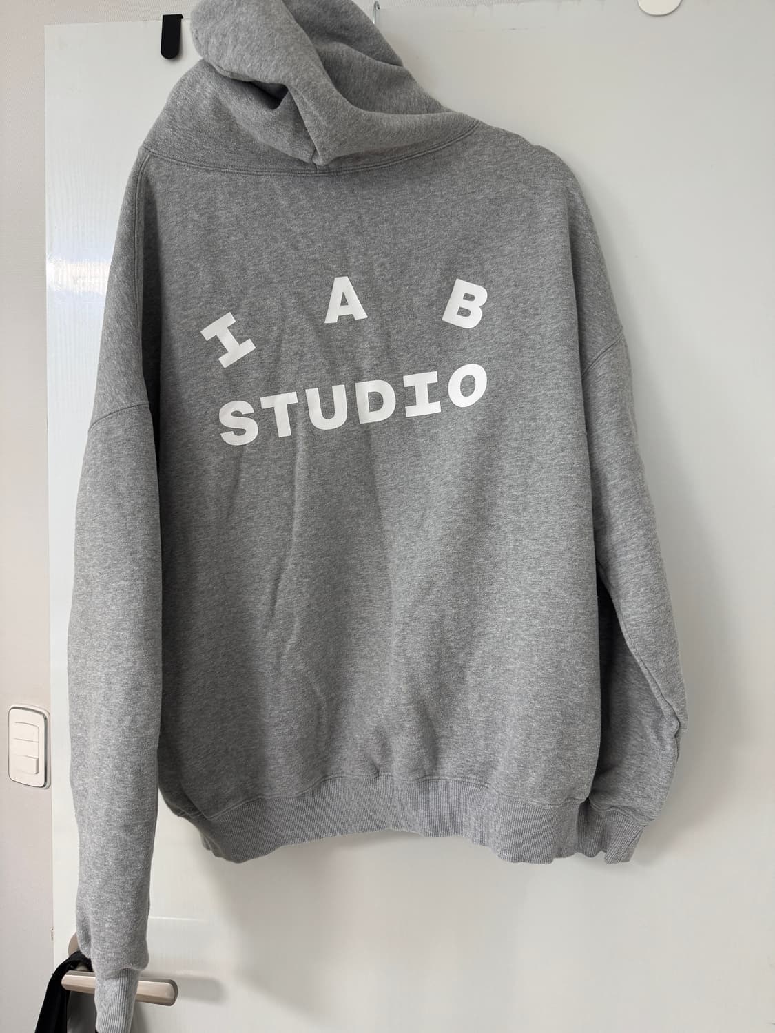 아이앱 스튜디오 21ss 후드티 상품이미지2