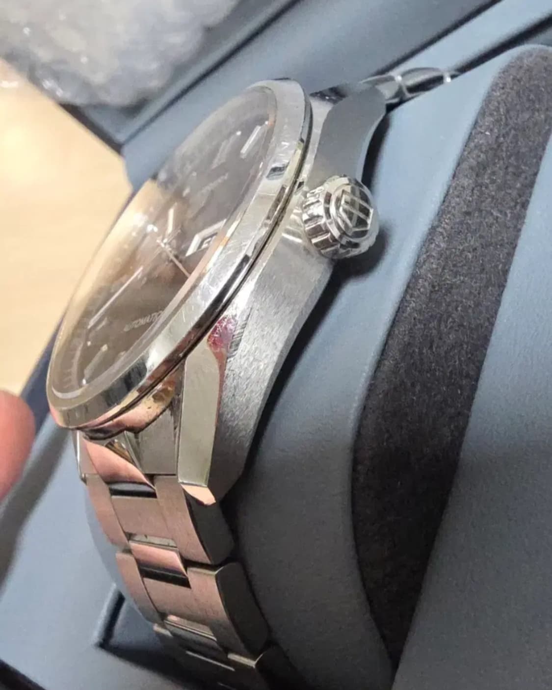 태그호이어 까레라 데이데이트 41mm 검판 상품이미지4