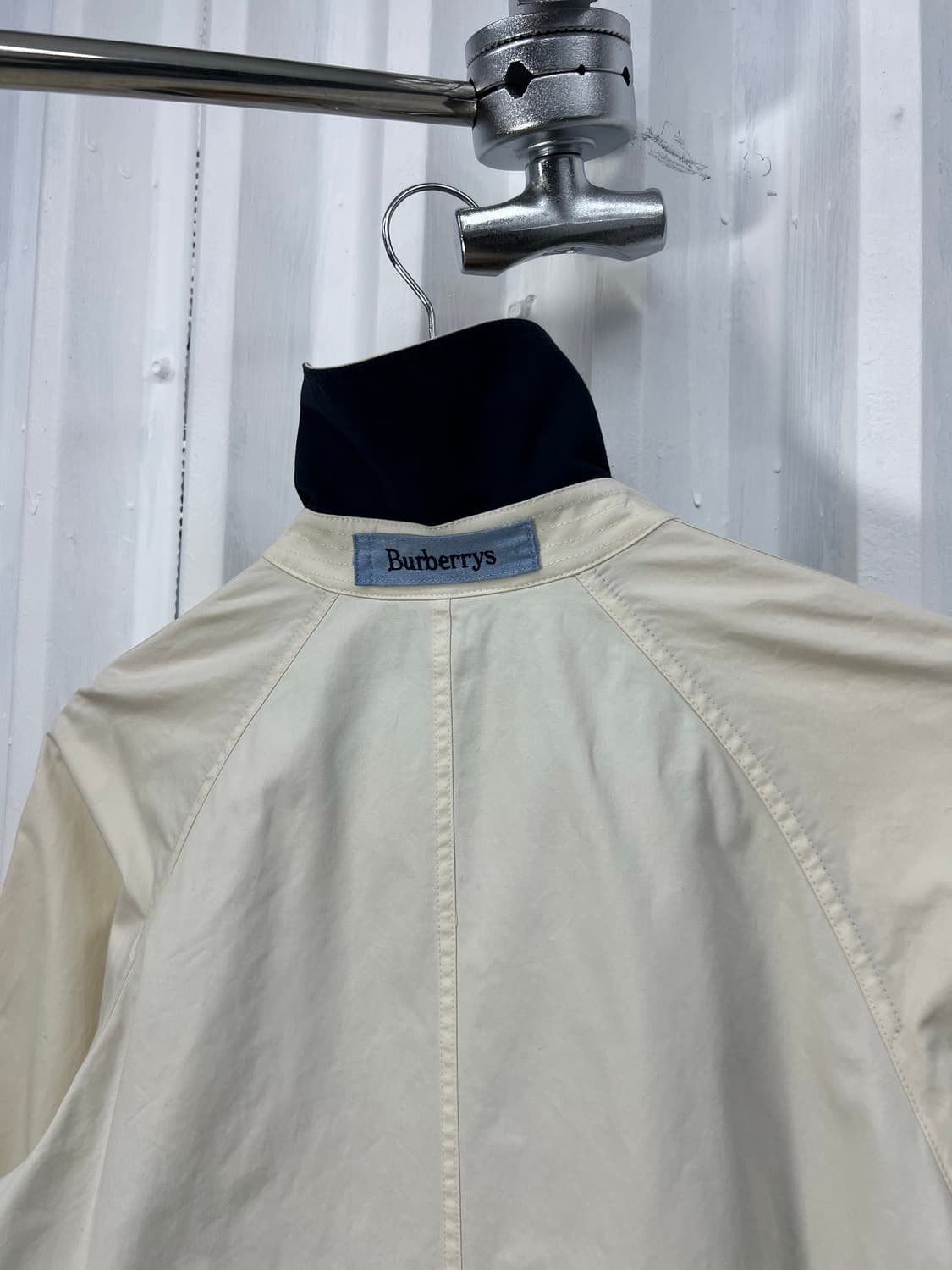 90s Burberry 금장 트렌치코트 상품이미지3