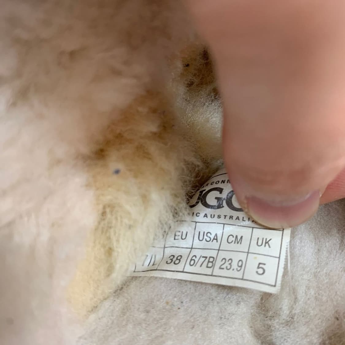 UGG 오즈웨어 양털 슬리퍼 체스트넛 240 상품이미지7