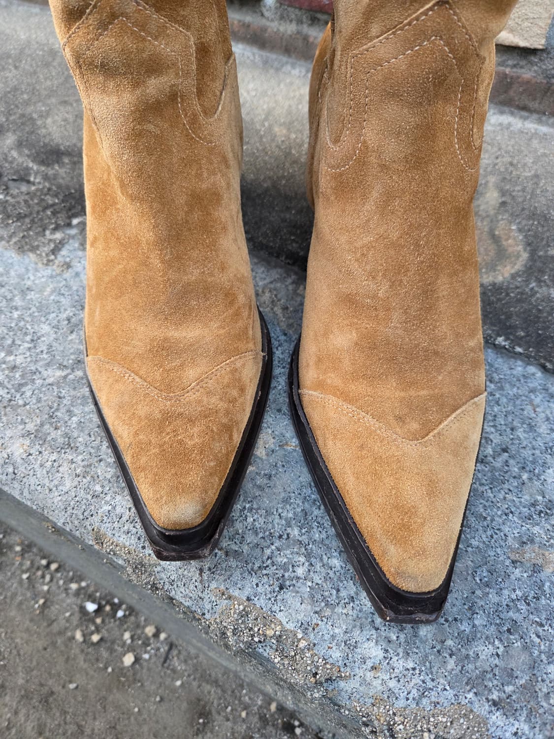 지미추 스웨이드 웨스턴 앵클 부츠 상품이미지9