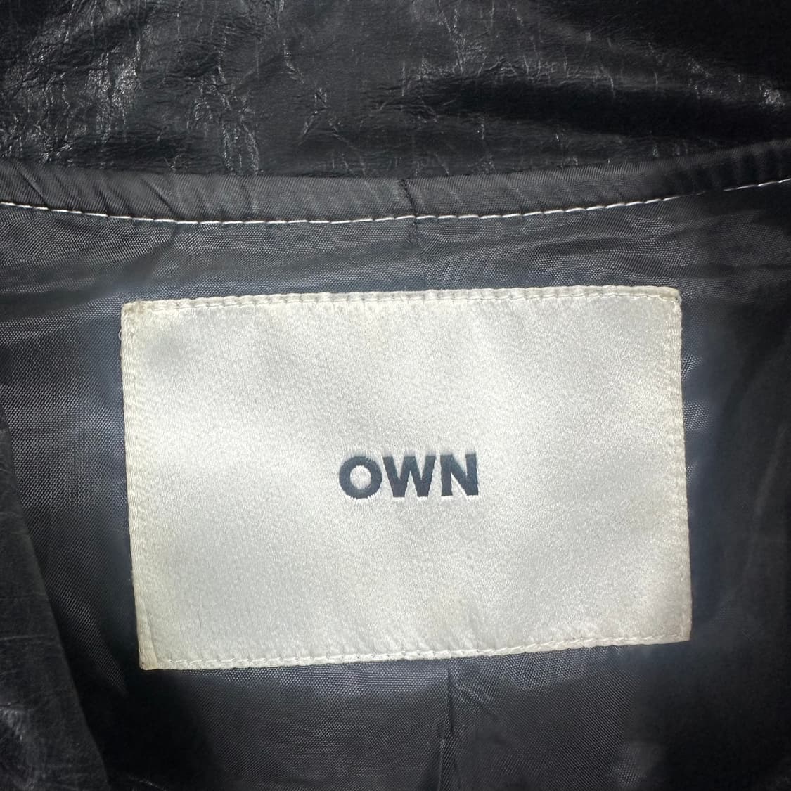 ✨ (바배) OWN 스티치 블랙 글로시 자켓 상품이미지3