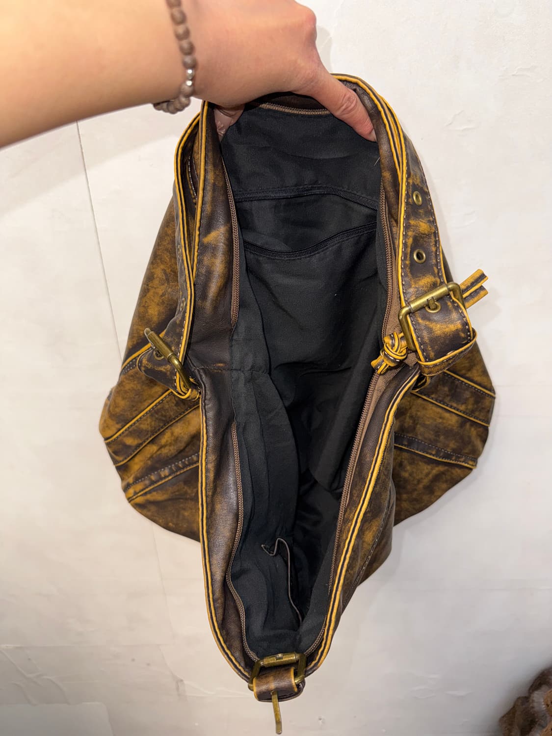 Aging yellow brown eyelet belted 숄더백 상품이미지6