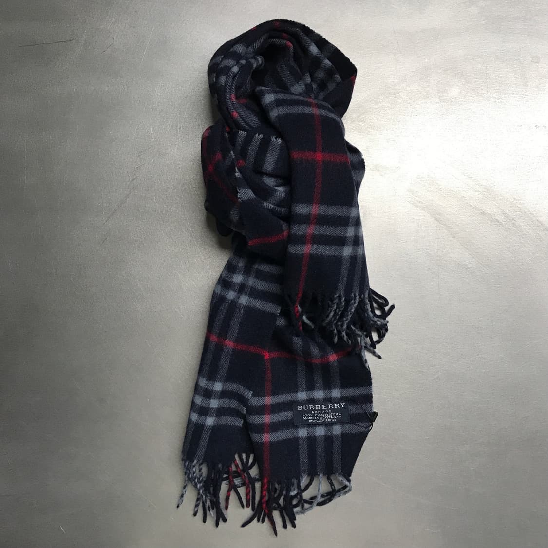 버버리 정품 캐시미어 머플러 네이비 상품이미지1