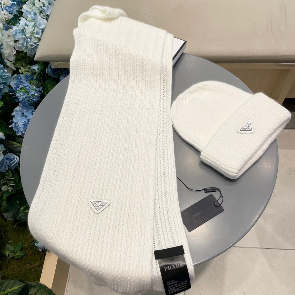 프라다 가을 겨울 모자
 상품이미지5