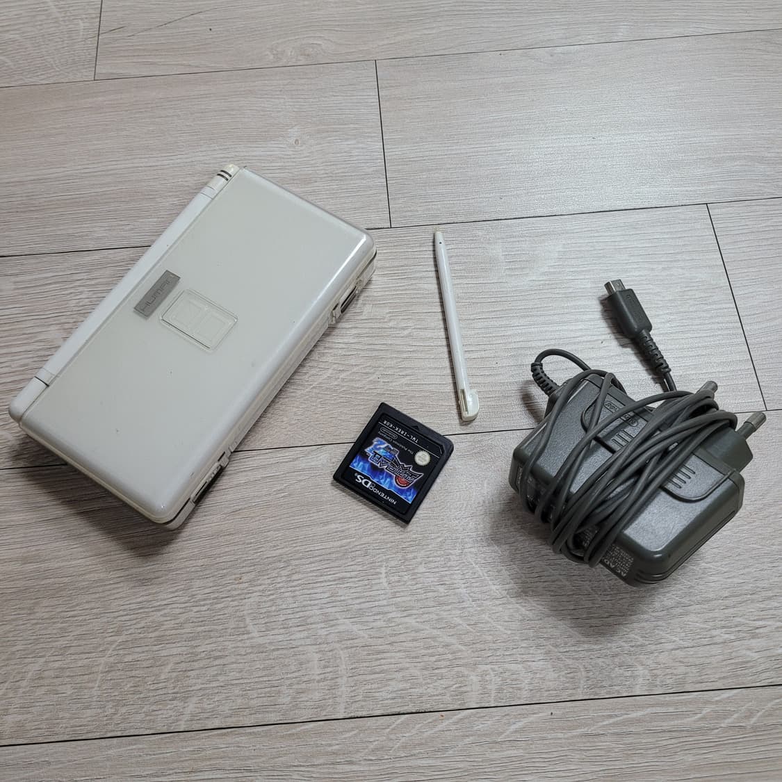 닌텐도 DS lite 화이트 본체에 포켓몬스터 블랙2 상품이미지8