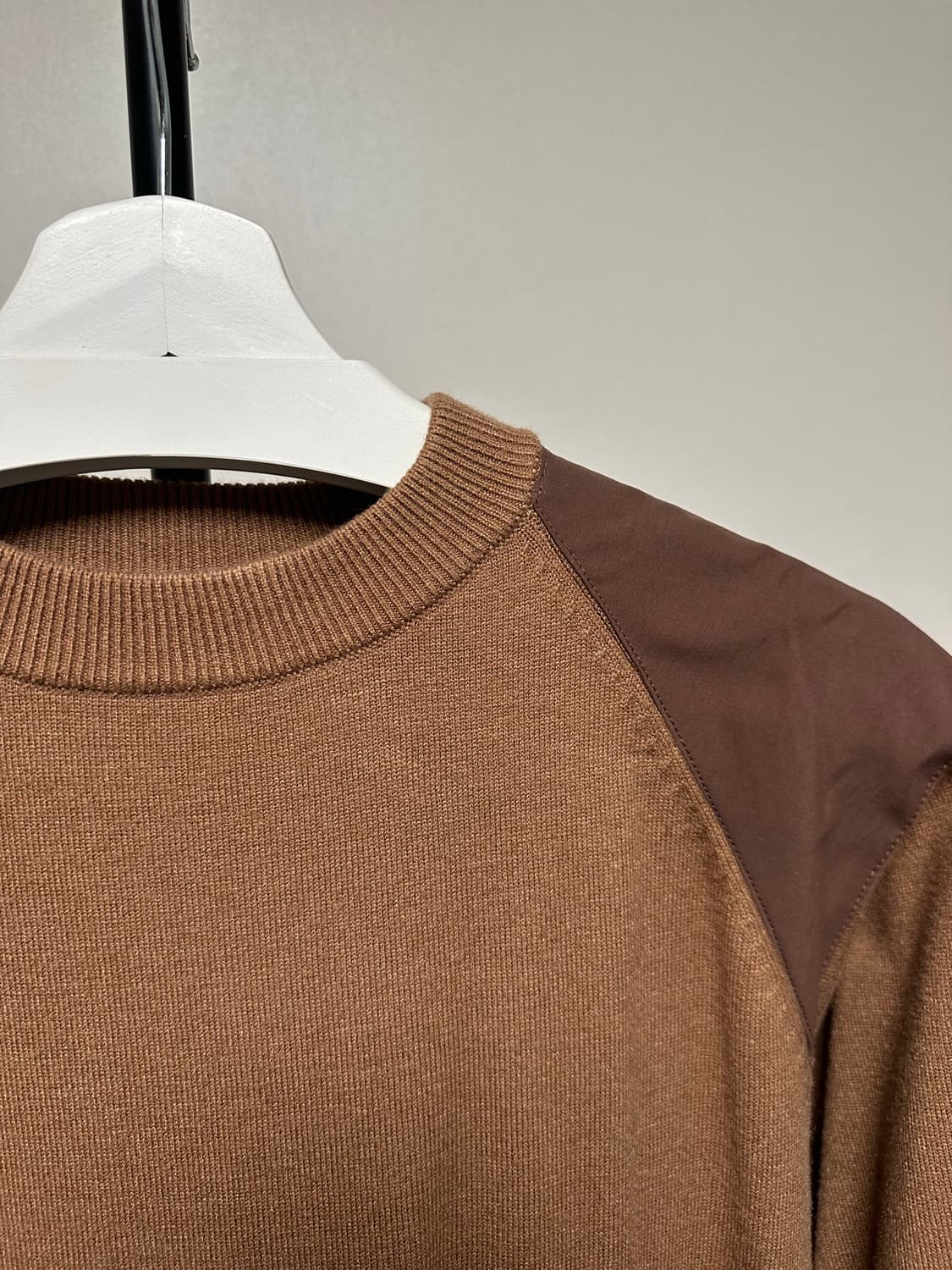 HeRIN.CYE 헤린사이 엘보우 패치 니트 드레스(엔폴드스타일) 상품이미지7