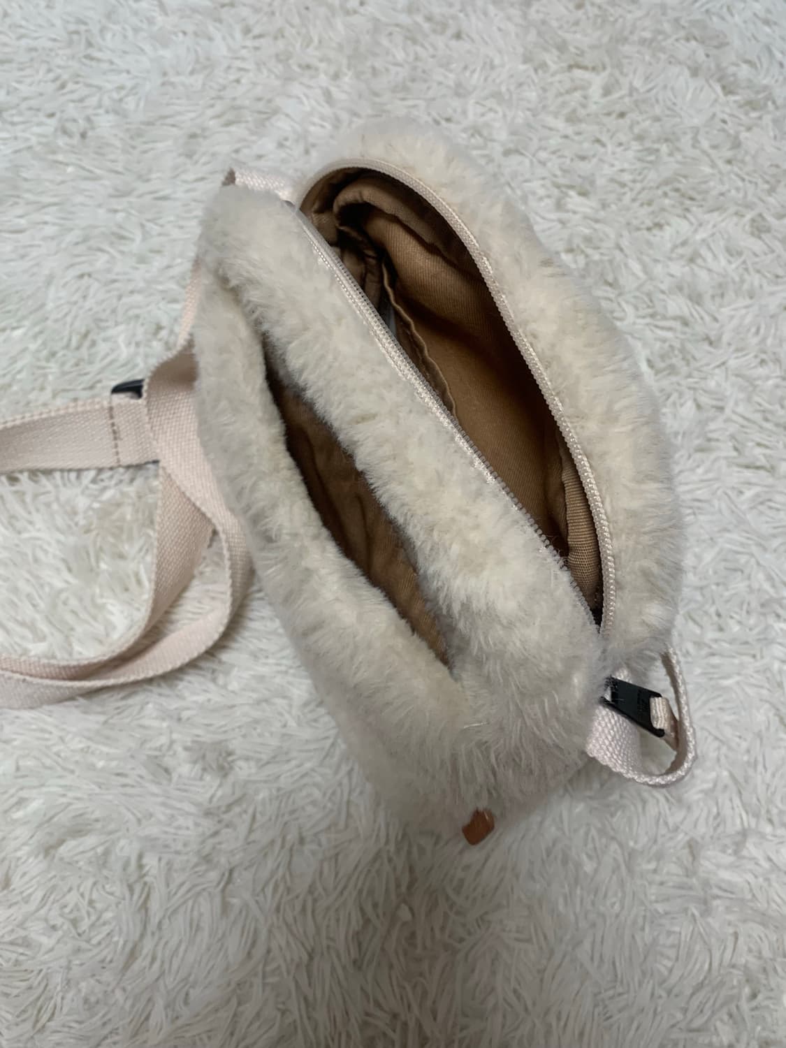 후아유 스티브 퍼 미니백 상품이미지2