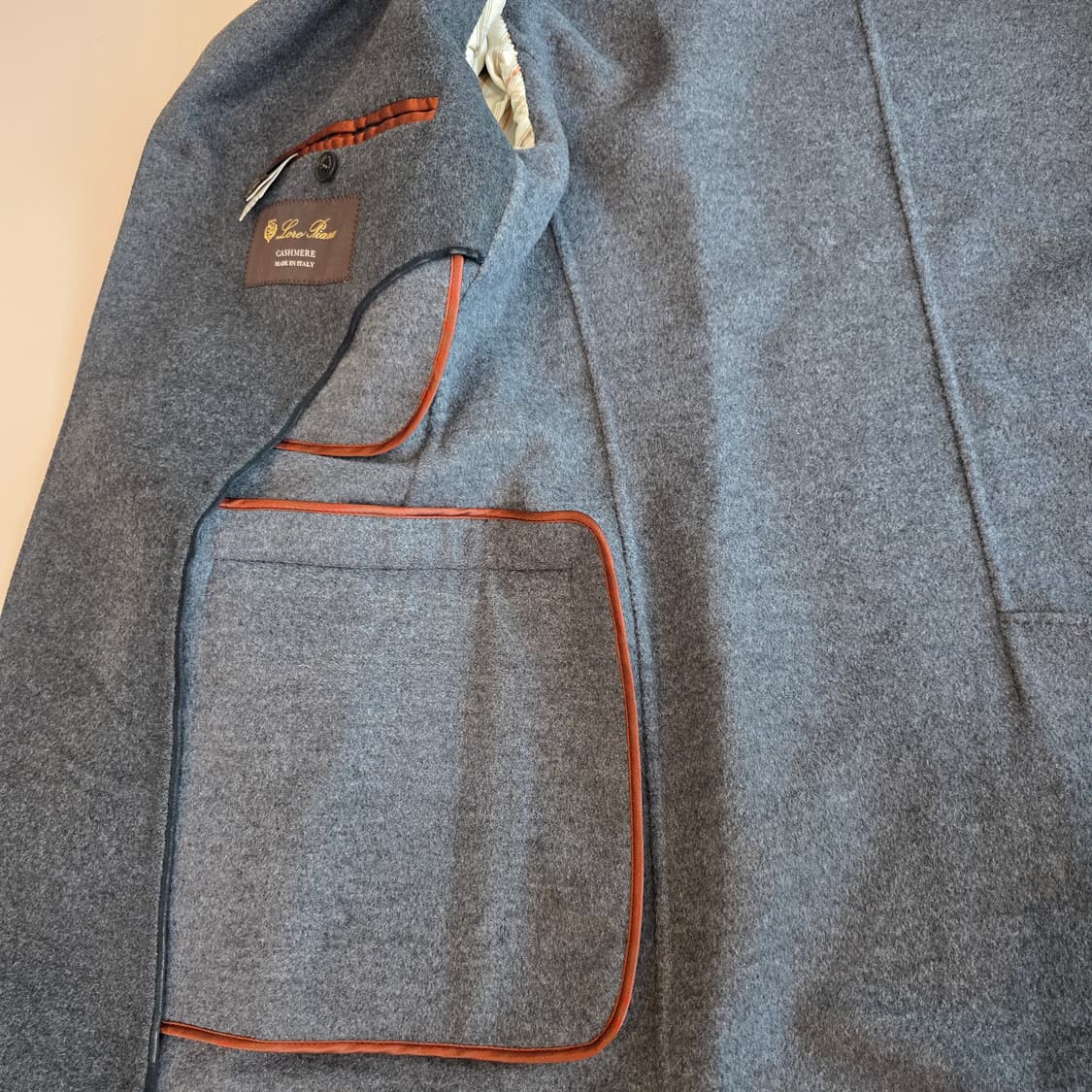 [정품] 로로피아나 캐시미어 100% 코트 (표기 S / M 추천) 상품이미지7