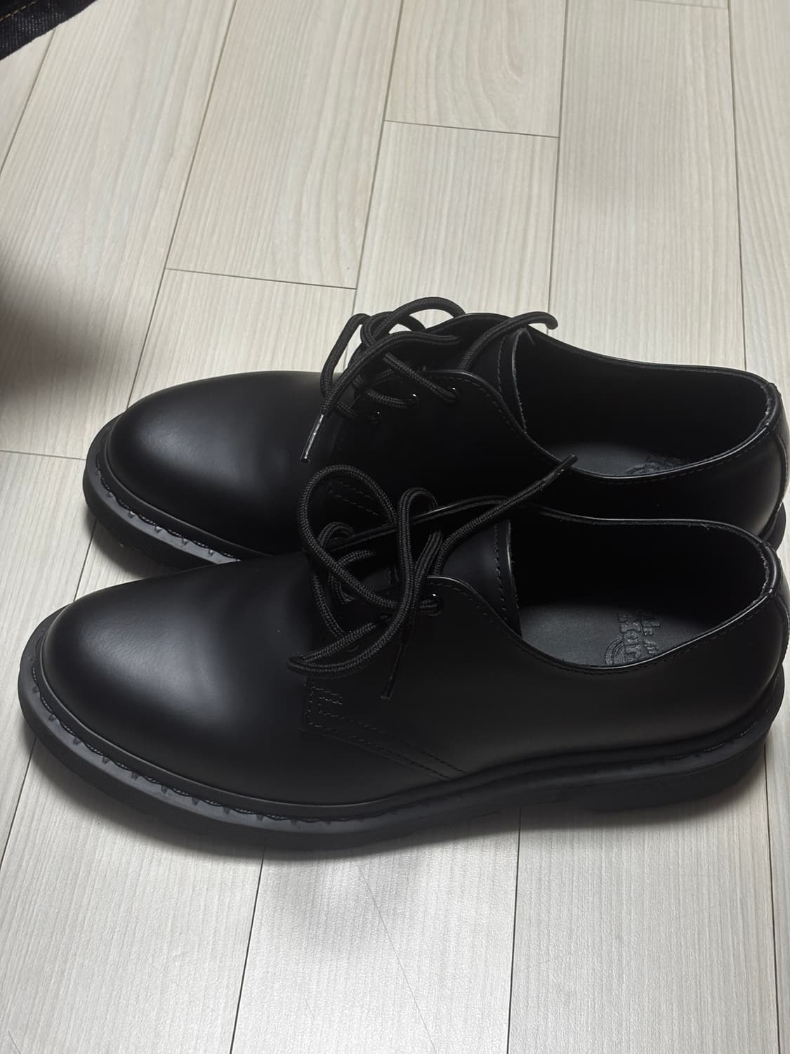 닥터마틴  1461 모노 블랙 상품이미지3